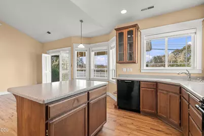 635 Cedarwood Drive, Eagle Point, OR 97524 - Photo 10