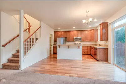 828 NE Locksley Drive, Bend, OR 97701 - Photo 6