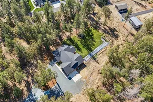 1077 Ellison Loop, Merlin, OR 97532 - Photo 40