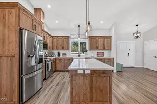 1077 Ellison Loop, Merlin, OR 97532 - Photo 10