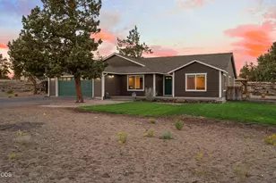 5391 NW Frank Wy, Redmond, OR 97756 - Photo 2