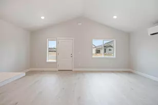 4008 SW Obsidian Pl, Redmond, OR 97756 - Photo 4