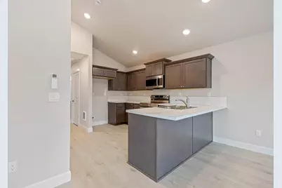 4008 SW Obsidian Place #137, Redmond, OR 97756 - Photo 8