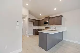 4008 SW Obsidian Pl, Redmond, OR 97756 - Photo 8