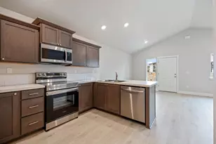 4008 SW Obsidian Pl, Redmond, OR 97756 - Photo 12