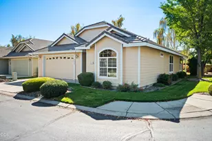 1834 NW Nickernut Pl, Redmond, OR 97756 - Photo 2