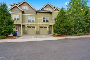 1055 SE Leonel Ln, Bend, OR 97702 - Photo 1