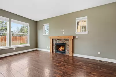 1055 SE Leonel Lane, Bend, OR 97702 - Photo 8