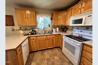 3348 NE Hoona Drive, Bend, OR 97701 - Photo 10