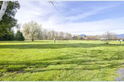 335 Beechwood Drive, Grants Pass, OR 97526 - Photo 34