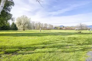 335 Beechwood Dr, Grants Pass, OR 97526 - Photo 34