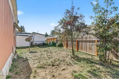 335 Beechwood Drive, Grants Pass, OR 97526 - Photo 24