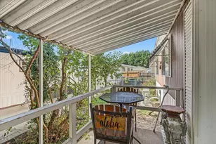 335 Beechwood Dr, Grants Pass, OR 97526 - Photo 4