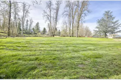 335 Beechwood Drive, Grants Pass, OR 97526 - Photo 32