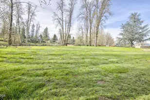 335 Beechwood Dr, Grants Pass, OR 97526 - Photo 32