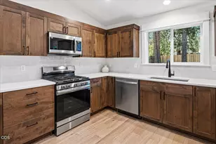 19241 Indian Summer Rd, Bend, OR 97702 - Photo 18