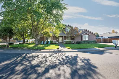 947 Brandon Street, Central Point, OR 97502 - Photo 4