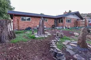 2455 Redwood Dr, Klamath Falls, OR 97601 - Photo 1