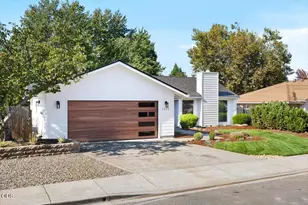 1141 N Modoc Ave, Medford, OR 97504 - Photo 2