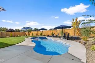 1237 Stonegate Dr, Eagle Point, OR 97524 - Photo 40