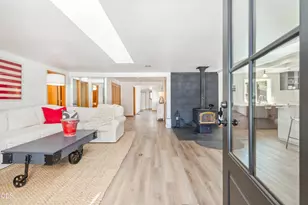 305 W Washington Ave, Sisters, OR 97759 - Photo 6