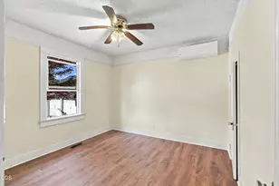 2229 Spring St, Medford, OR 97504 - Photo 12