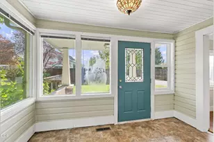 2229 Spring St, Medford, OR 97504 - Photo 8
