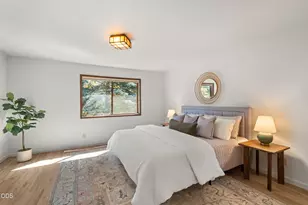 890 Twin Pines Cir, Ashland, OR 97520 - Photo 16
