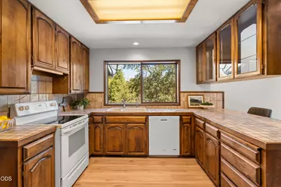 890 Twin Pines Circle, Ashland, OR 97520 - Photo 12