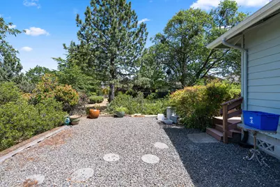 890 Twin Pines Circle, Ashland, OR 97520 - Photo 26