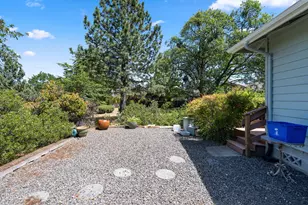 890 Twin Pines Cir, Ashland, OR 97520 - Photo 26