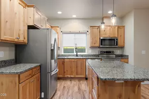411 Berrydale Ave, Medford, OR 97501 - Photo 10