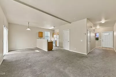20075 Doanna Way, Bend, OR 97702 - Photo 4
