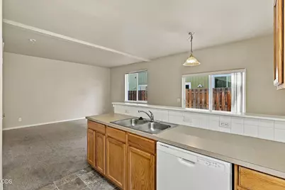 20075 Doanna Way, Bend, OR 97702 - Photo 6