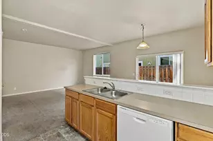 20075 Doanna Way, Bend, OR 97702 - Photo 6