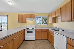 1856 NE 8th St, Redmond, OR 97756 - Photo 10