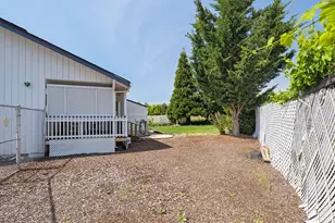 2747 Jessica Cir, Medford, OR 97504 - Photo 44