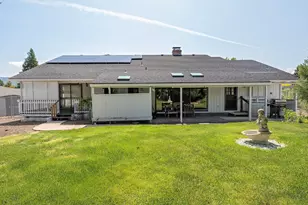 2747 Jessica Cir, Medford, OR 97504 - Photo 38