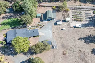 550 Earhart Rd, Rogue River, OR 97537 - Photo 2