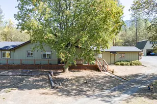 550 Earhart Rd, Rogue River, OR 97537 - Photo 4