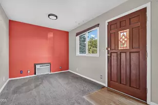 1020 Oak St, Central Point, OR 97502 - Photo 2