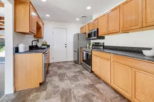 1617 Stratford Ave, Medford, OR 97504 - Photo 18