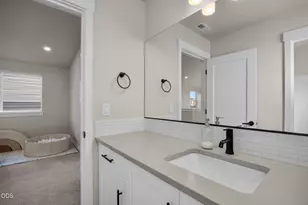 20843 SE Caldera Dr, Bend, OR 97702 - Photo 28