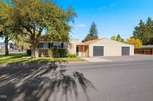 1040 SW 15th St, Redmond, OR 97756 - Photo 46