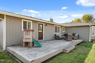 1011 Hermosa Dr, Central Point, OR 97502 - Photo 22