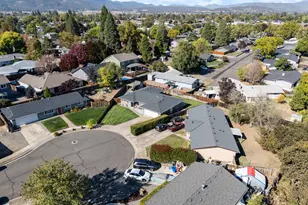 1011 Hermosa Dr, Central Point, OR 97502 - Photo 36