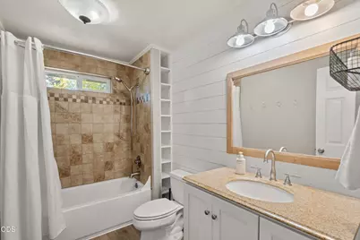 1011 Hermosa Drive, Central Point, OR 97502 - Photo 16