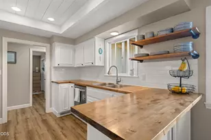 1011 Hermosa Dr, Central Point, OR 97502 - Photo 6
