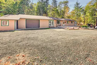 835 Greenview Drive, Cave Junction, OR 97523 - Photo 4