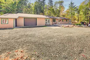835 Greenview Dr, Cave Junction, OR 97523 - Photo 4
